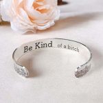 A965_BeKindBracelet1_HAN_PrdPic_231214_1_7c560466-f22d-400f-999c-fe1711fba98c