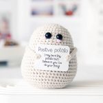 HandmadeKnittedDoll_8_fce7248b-45c0-4c5d-8381-a14a63ce88b6