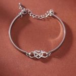 Infinity_Heart_Bracelet_2_78771fe9-396b-4e55-9fb1-aef52f6ef746