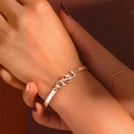 Infinity_Heart_Bracelet_2_78771fe9-396b-4e55-9fb1-aef52f6ef746