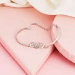 F421_InfinityHeartBracelet_HAN_AdsPic_231027_01_0d8b18ee-6fe2-455d-9095-bb190d1c2ee6