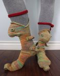 KnitCrocodileSocks1